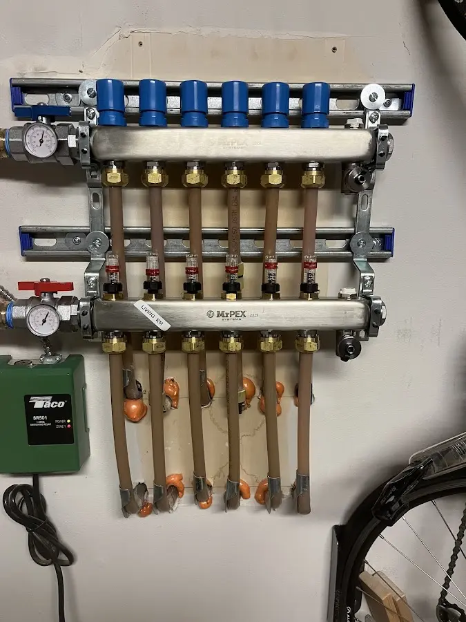 Plumber performing Leak Detection at a residential property in Valley Park